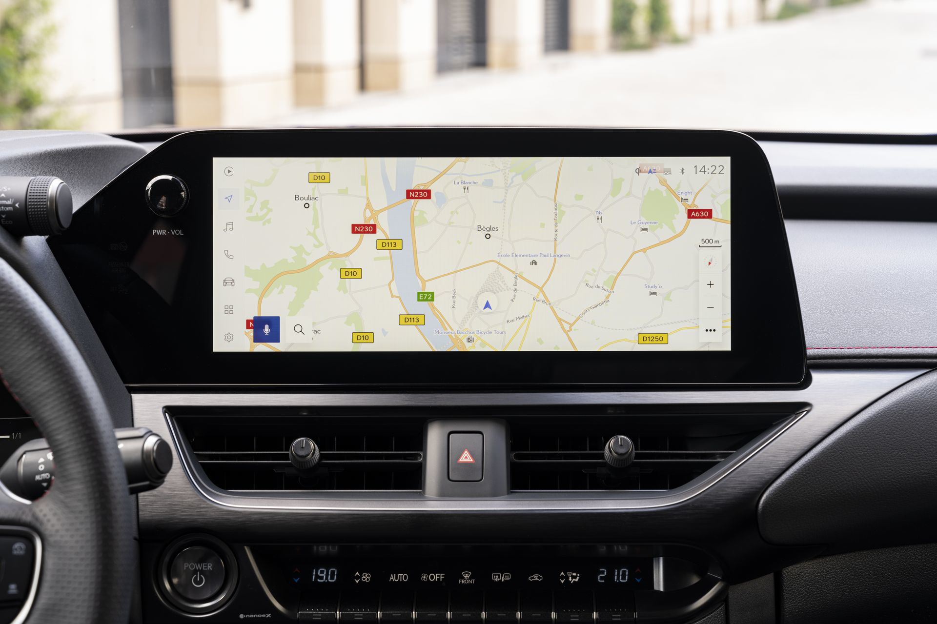 Vista del sistema de infotainment del renovado Lexus UX 300h
