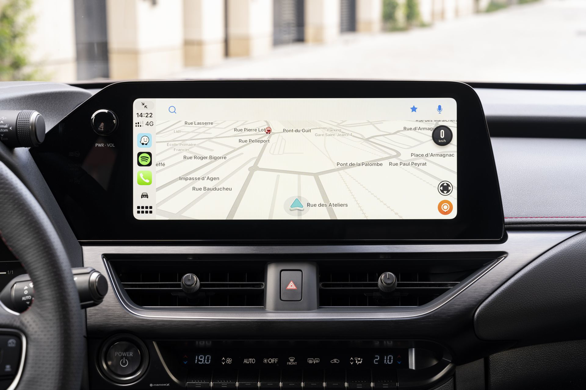 Sistema de infoentretenimiento avanzado Lexus UX 300h.
