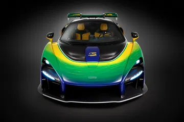 McLaren Senna rinde tributo con diseño exclusivo, frontal agresivo y detalles aerodinámicos.