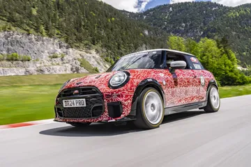 Mini JCW en acción durante las 24 Horas de Nürburgring.