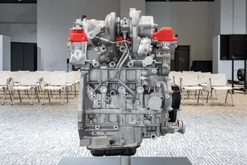 Motor Toyota e-fuel promete reducir la dependencia de los eléctricos.