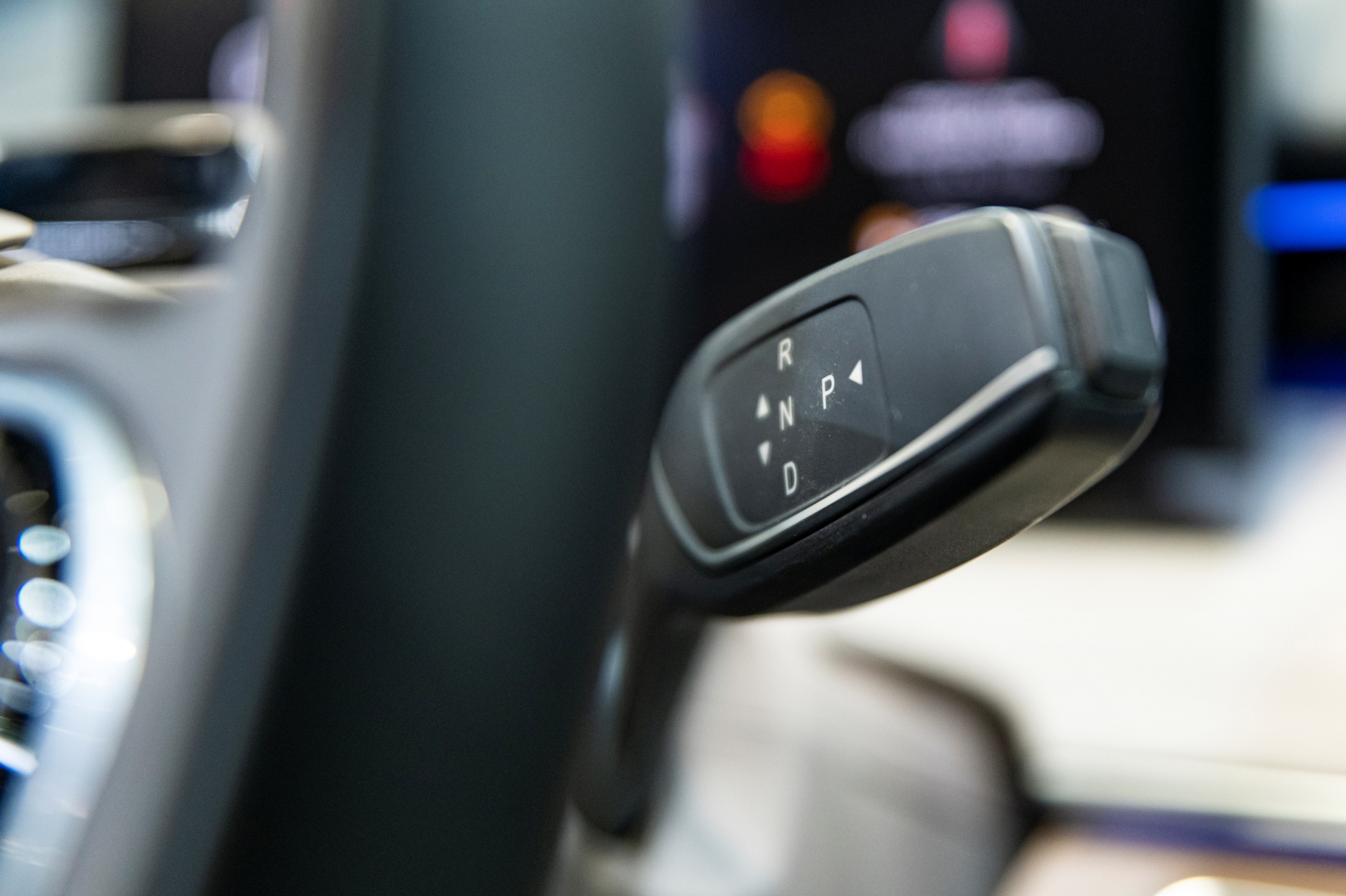 Palanca de cambios con diseño ergonómico del Ebro S800.