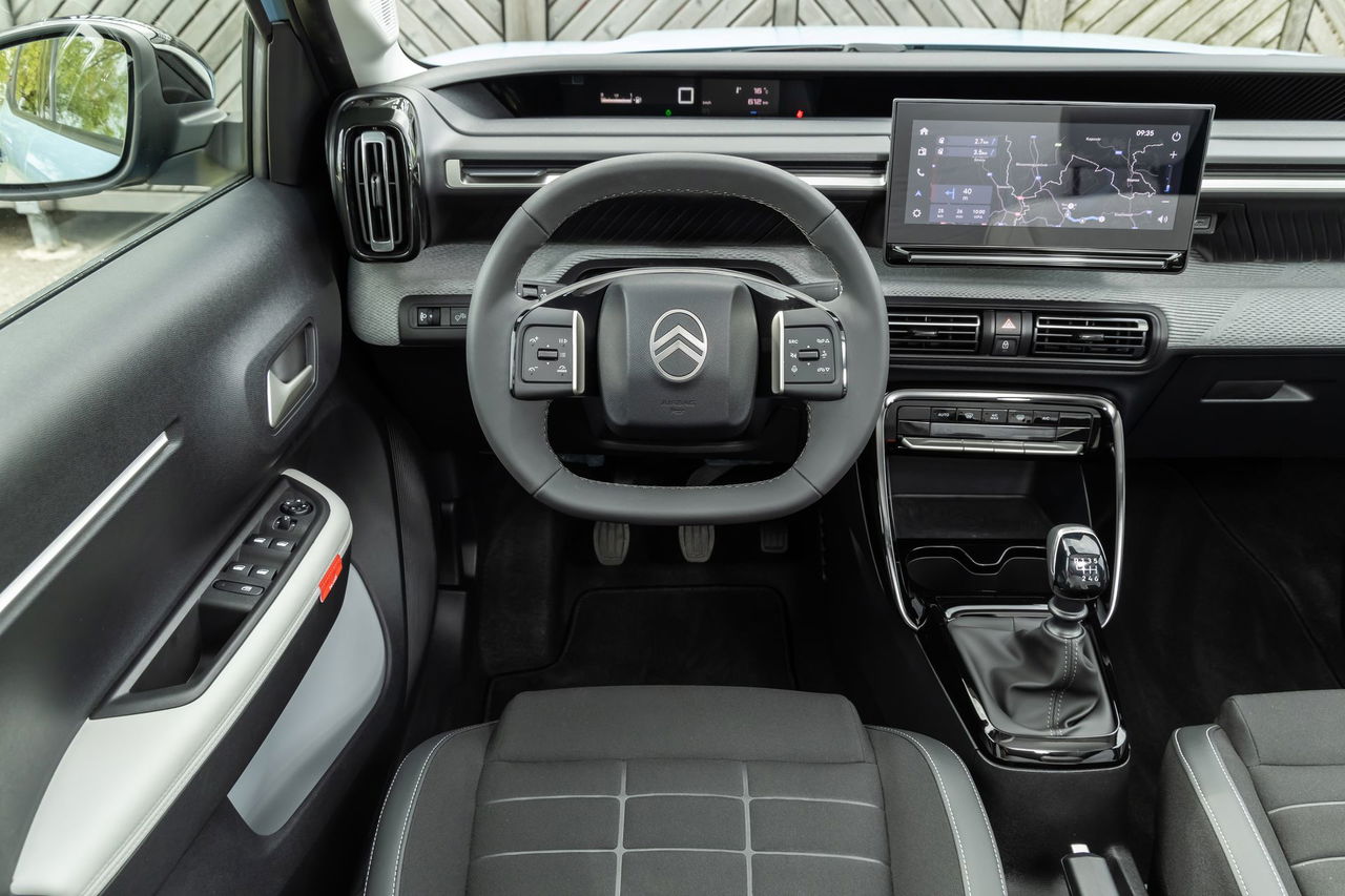 Vista del habitáculo revela diseño moderno y ergonómico del Citroën C3