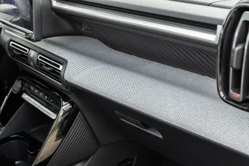 Vista del acabado y detalles del salpicadero del Citroën C3.