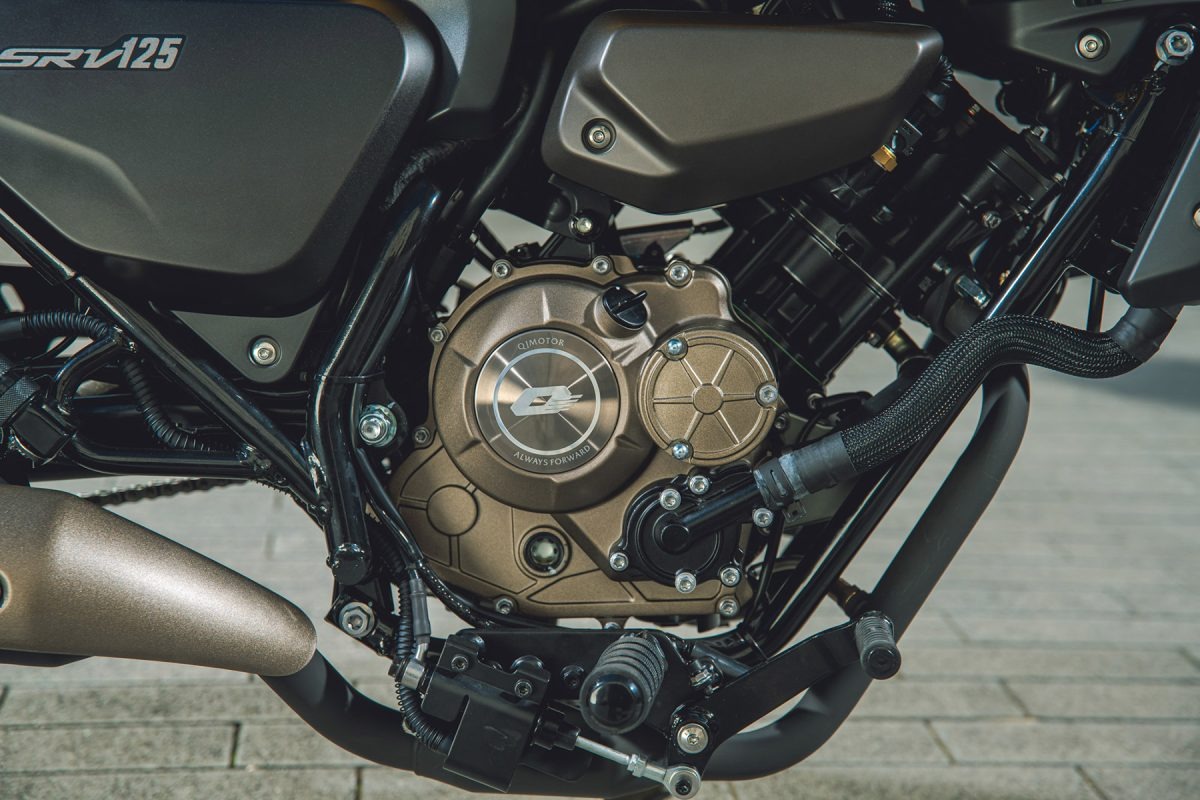 Motor monocilíndrico con diseño compacto y eficiente.