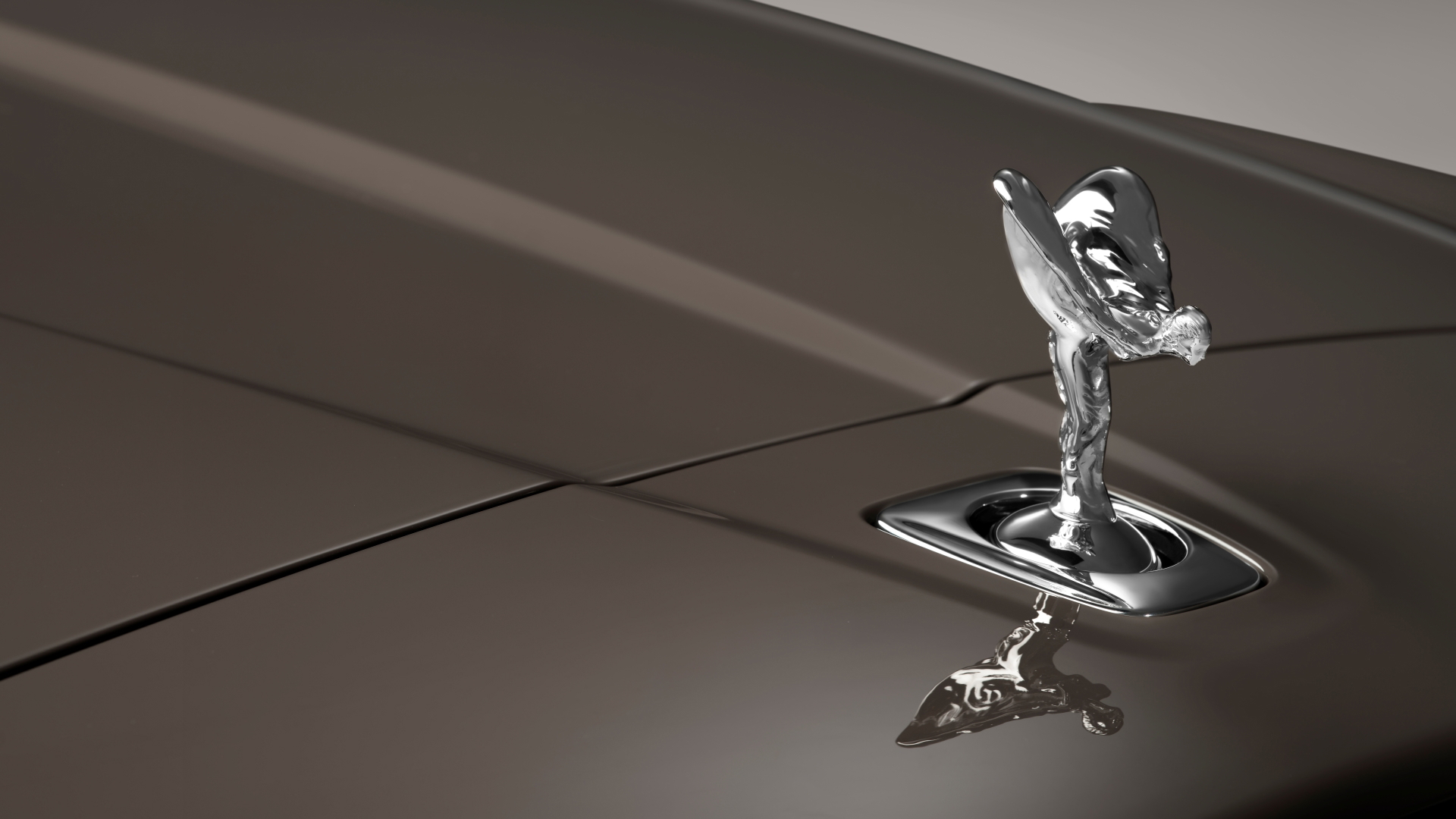Emblema icónico del Rolls-Royce Cullinan 2024