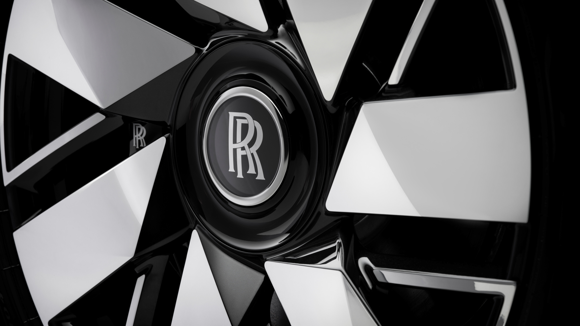 Detalle del icónico rin del Rolls-Royce Cullinan 2024