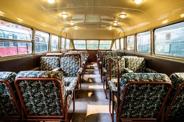 Interior lujoso del Autorail Bugatti, representando su incursión en trenes.