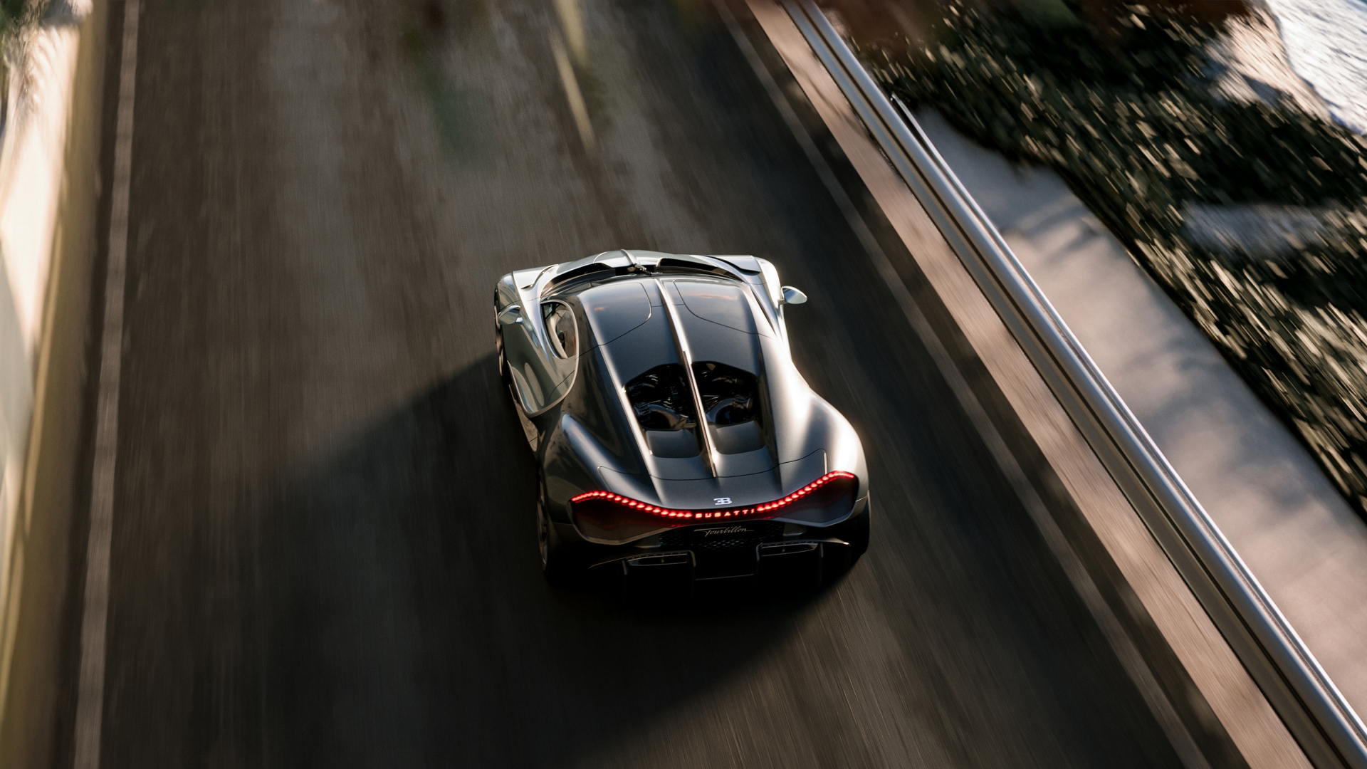 Vista aérea del Bugatti Tourbillon en velocidad, mostrando su dinamismo y diseño.