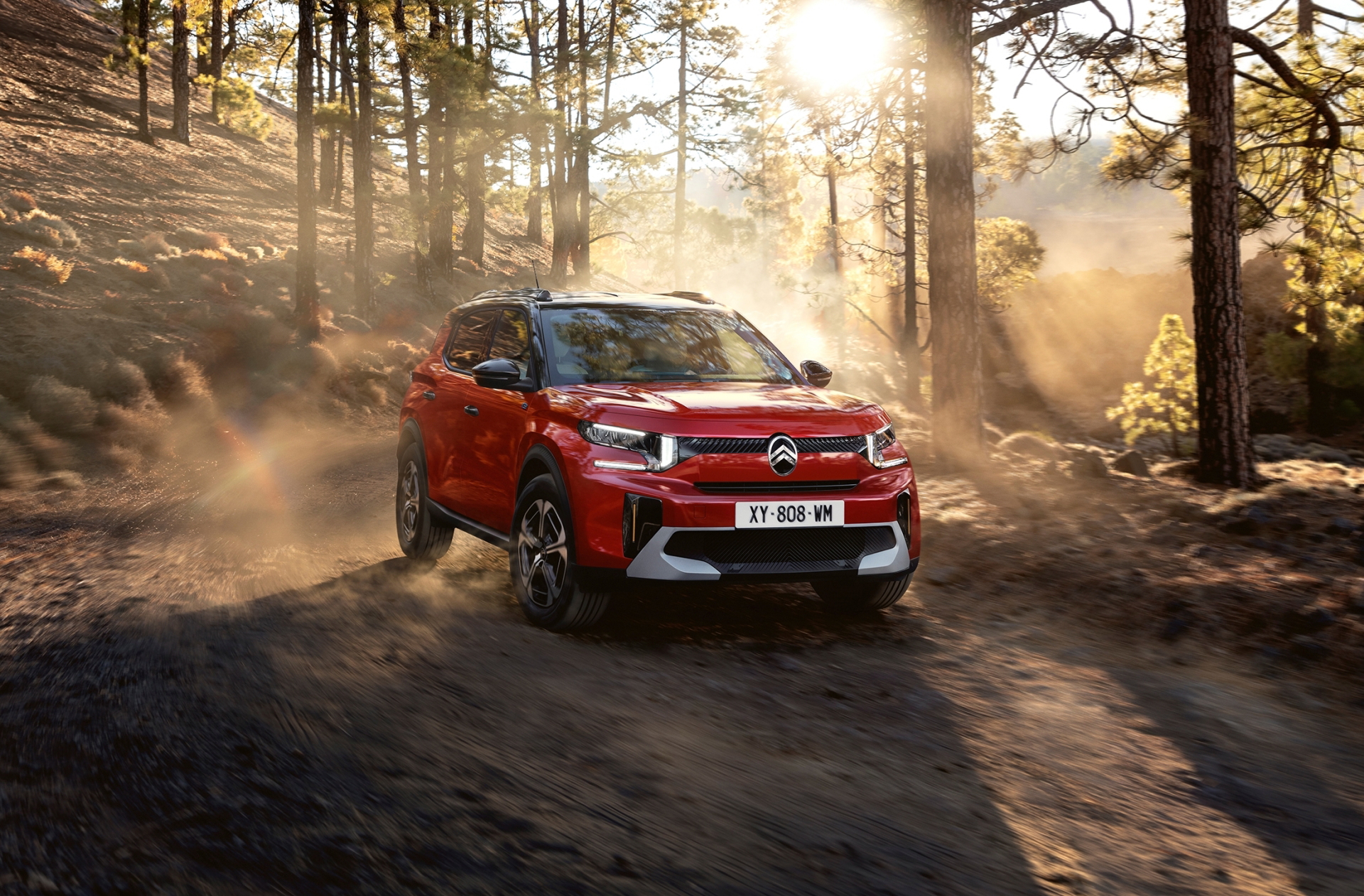 El Citroën C3 Aircross 2024, eficiente y espacioso, óptimo para familias.