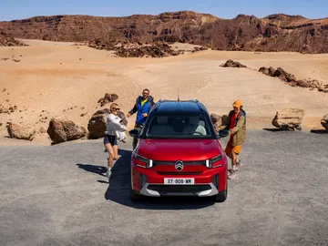 Vista trasera lateral del Citroën C3 Aircross 2024, ideal para familias aventureras.