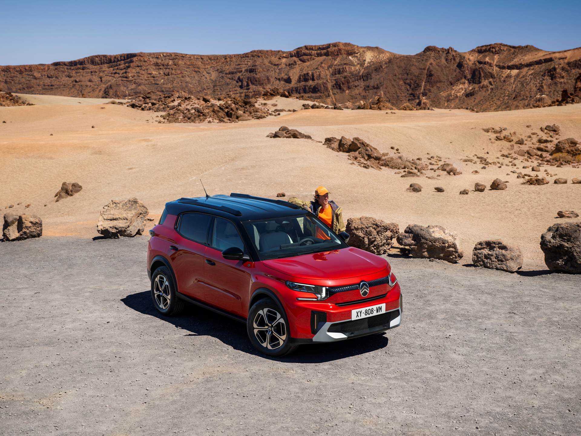 Vista lateral del nuevo Citroën C3 Aircross 2024 en ambiente natural.