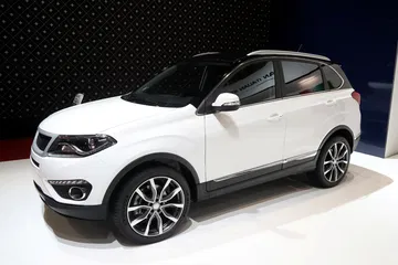 Visual de un coche ensamblado en Italia, origen chino, sancionado por autoridades