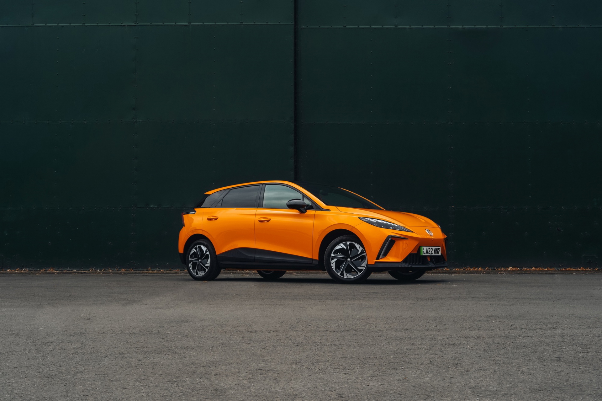 Vista lateral del eléctrico económico mejorado, con autonomía de 530 km