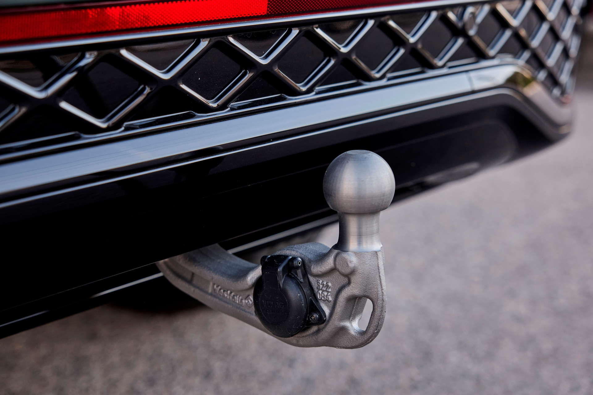 Ingenioso sistema de gancho de remolque retráctil.