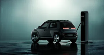 Vista trasera lateral del Hyundai Inster, destacando su estética aventurera.