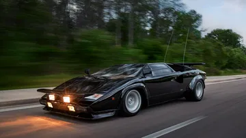 Lamborghini Countach con modificaciones extremas para cine