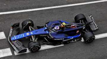 Williams FW46 en acción con Logan Sargeant en Mónaco 2024