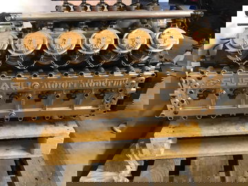 Ejemplar del motor bóxer de 12 cilindros desarrollado por Subaru para la F1.