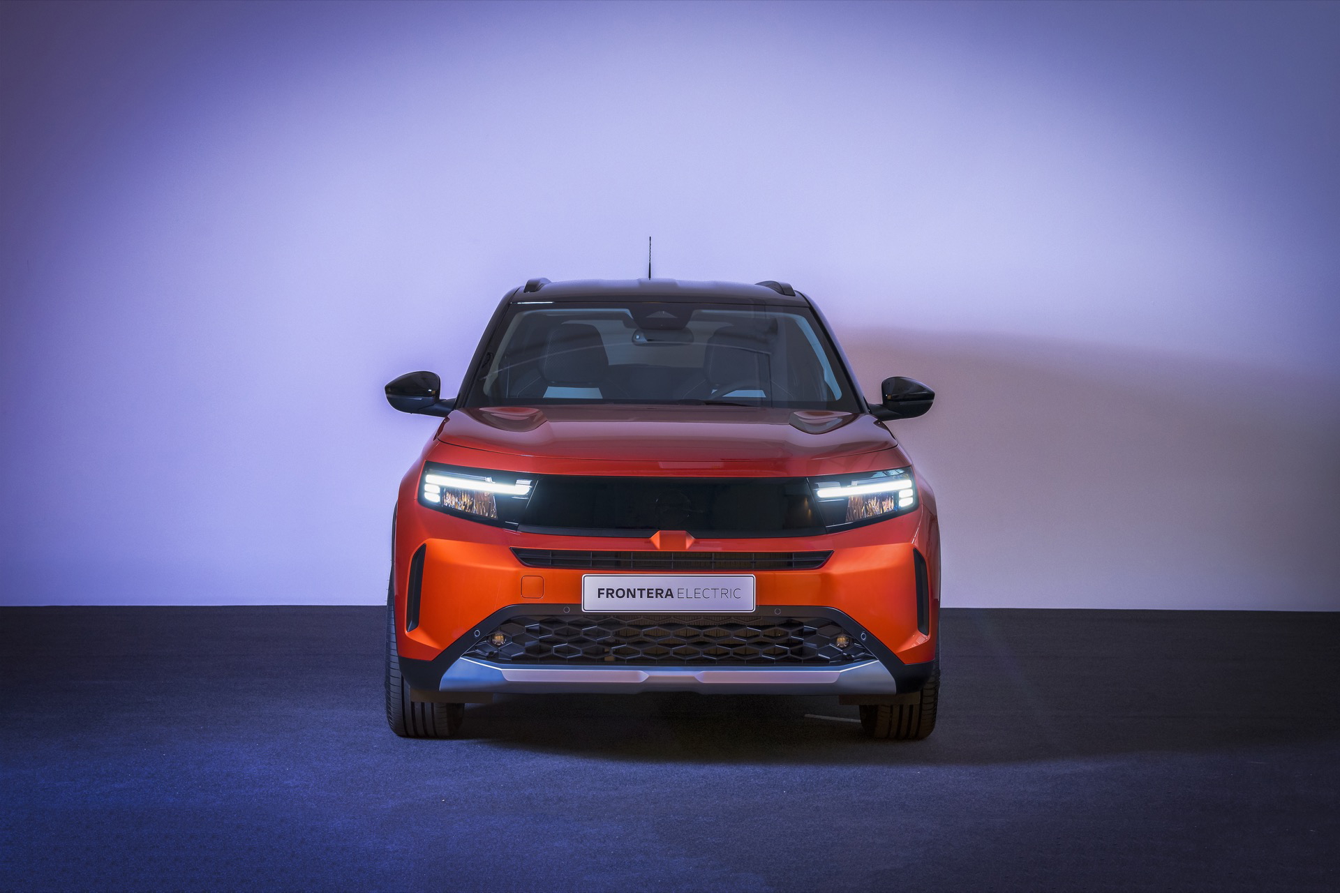 Vanguardista Opel Frontera 2024, diseño robusto y frontal imponente