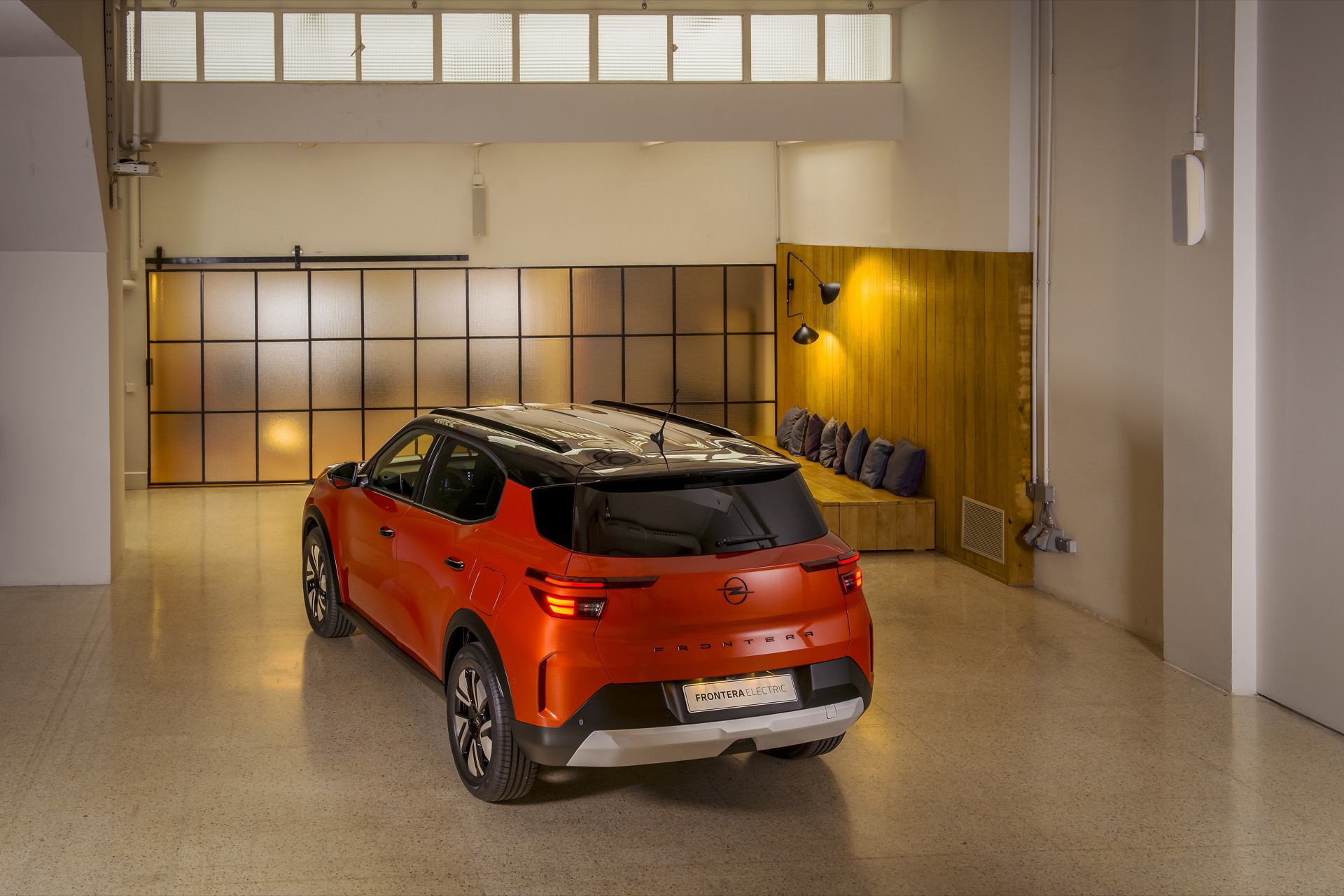 Opel Frontera 2024 destaca con su diseño robusto y funcional.