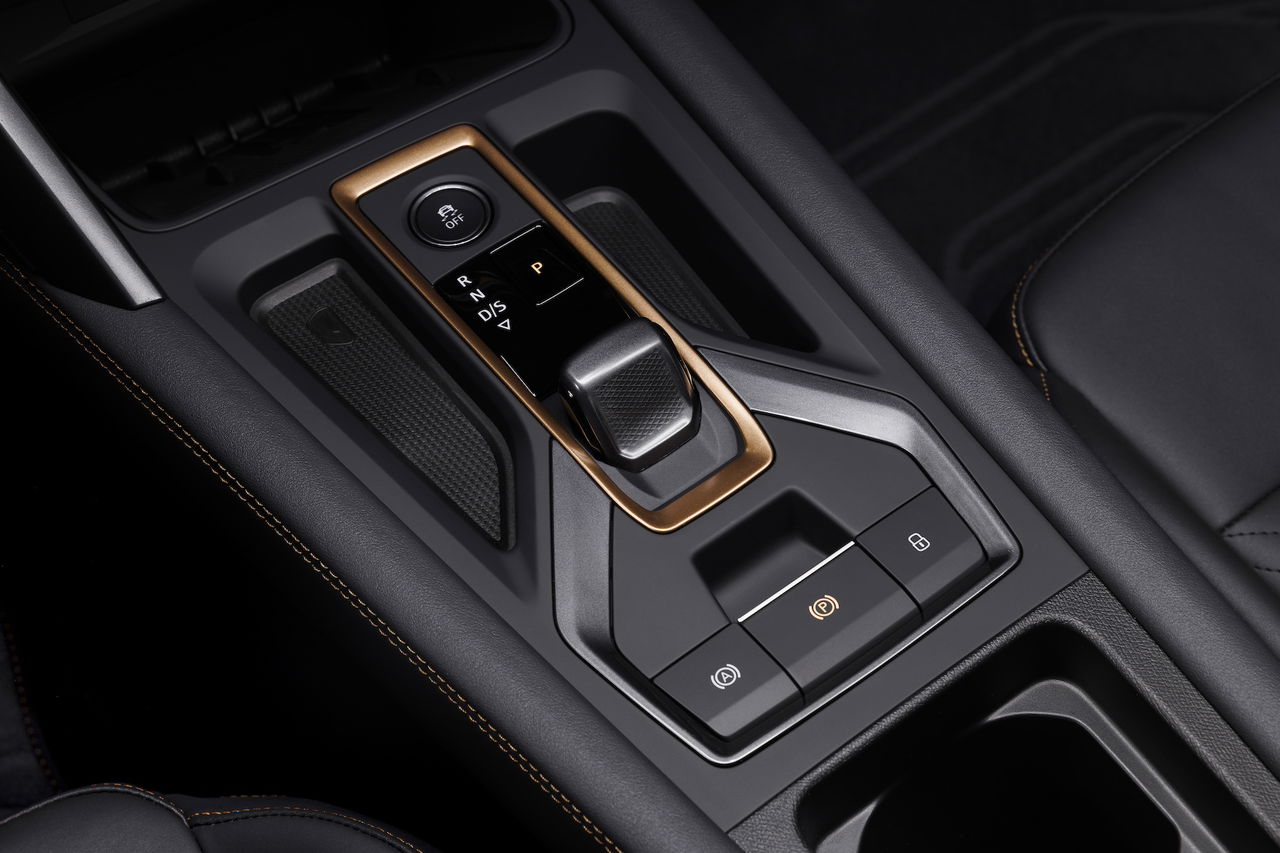 Consola central del CUPRA Formentor 2024 con cambio automático.