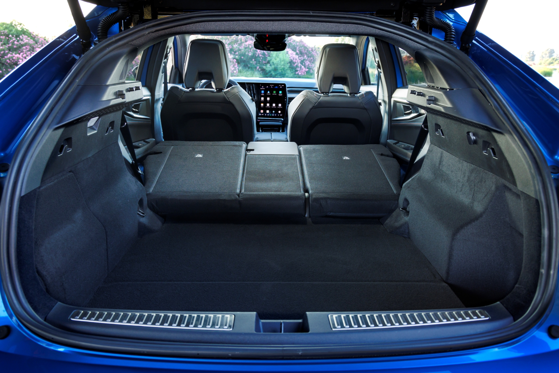 Amplio espacio de carga del Renault Rafale 2024, versatilidad y diseño funcional.