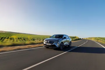 Renault Rafale, promesa híbrida coupé que desafía al mercado.