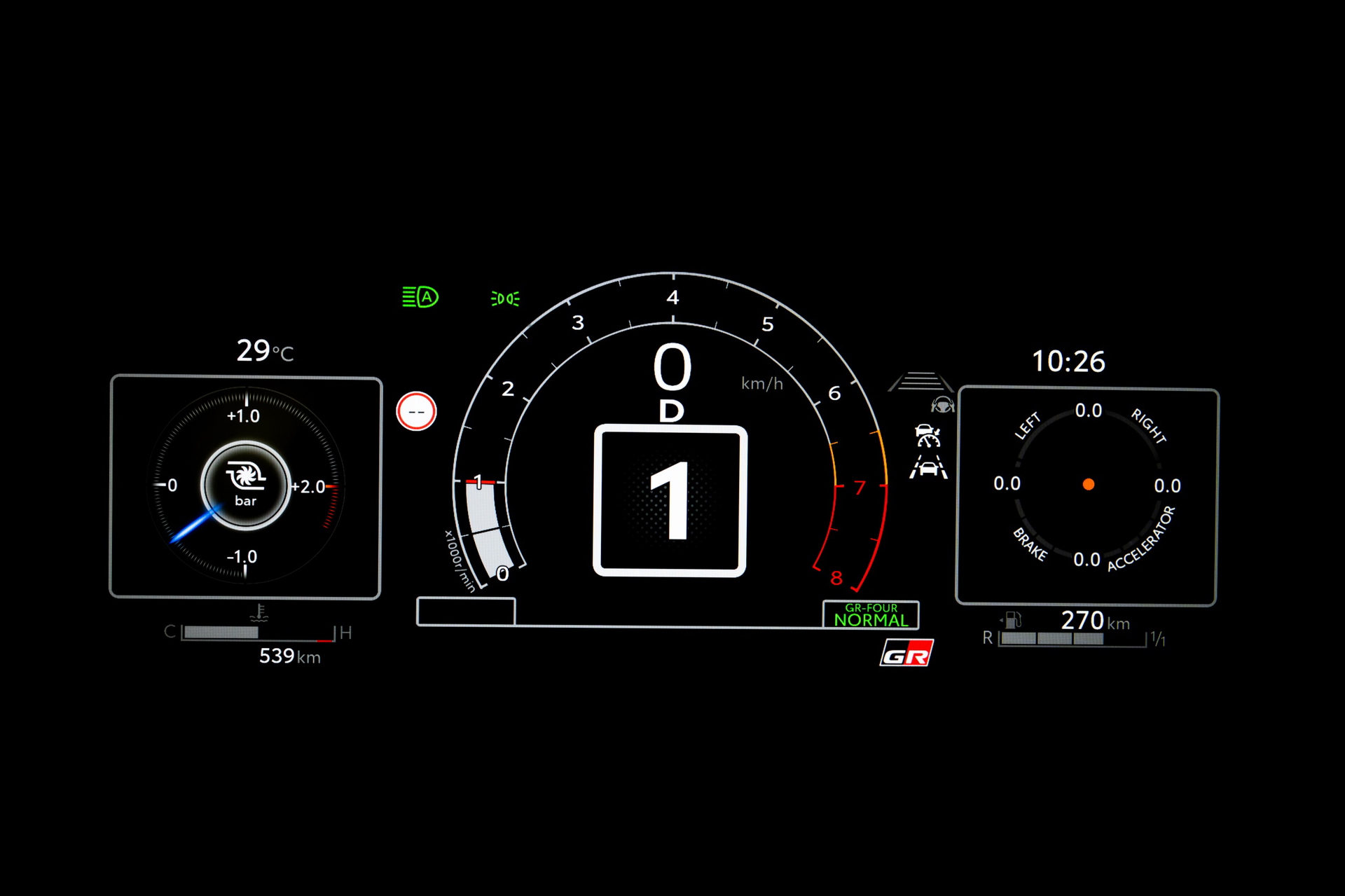 Consola del Toyota GR Yaris con indicador de marcha activa destacando.