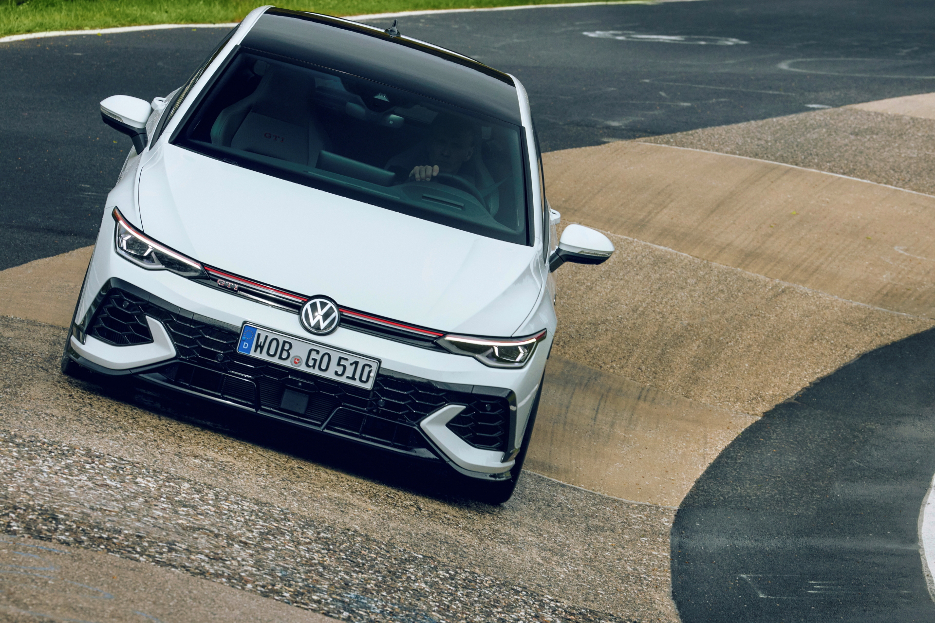 Volkswagen Golf GTI Clubsport en acción en el Nürburgring.