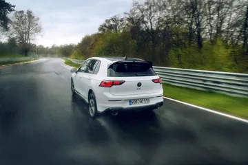 Vista dinámica del Volkswagen Golf GTI Clubsport en el Nürburgring