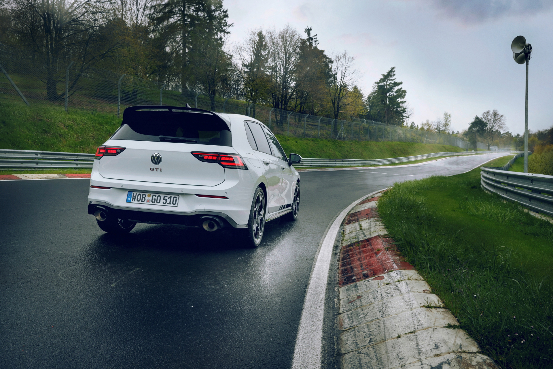 Volkswagen Golf GTI Clubsport dominando en Nürburgring