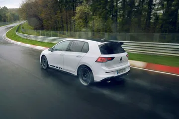 El Golf GTI Clubsport conquista el Nürburgring con su estética deportiva agresiva