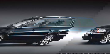 Volkswagen Passat con motor W8, insignia de diseño y potencia alemana