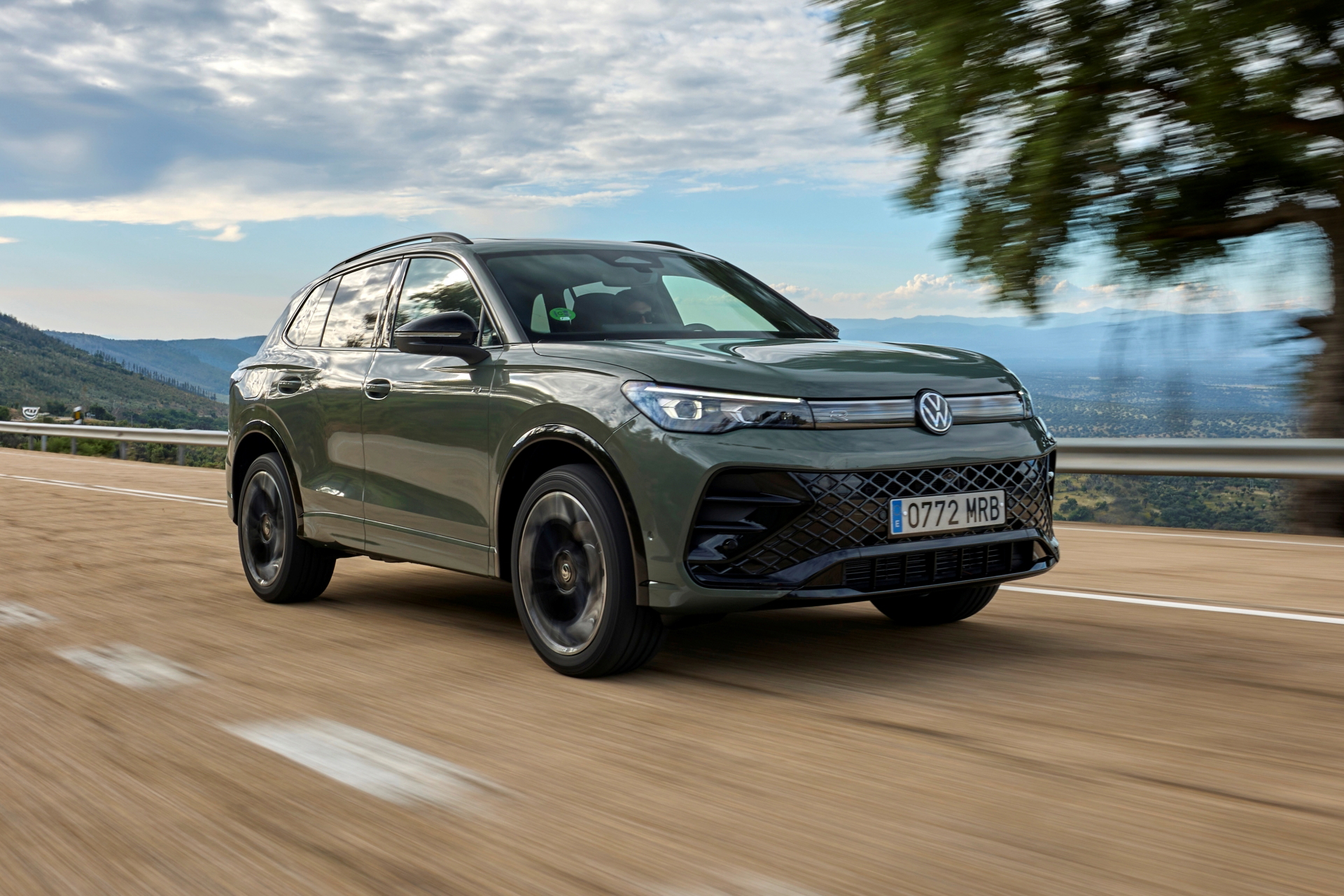 Volkswagen Tiguan 2024, liderazgo alemán en SUV híbridos.