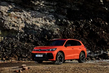 Volkswagen Tiguan 2024, potencia y estilo en un SUV compacto.