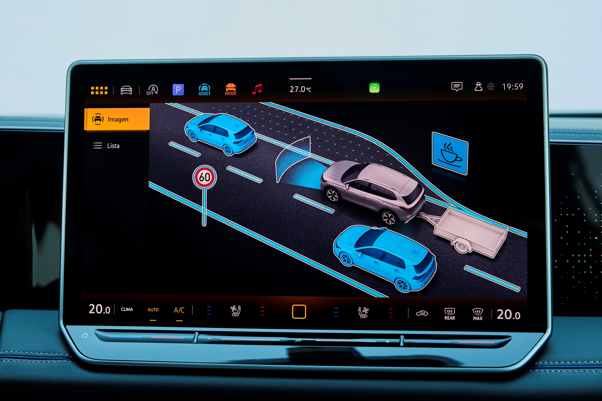 Vista detallada del sistema de infoentretenimiento del Volkswagen Tiguan 2024
