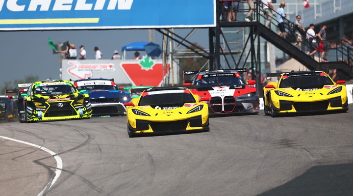 Corvette Z06 GT3.R en parrilla de salida en IMSA