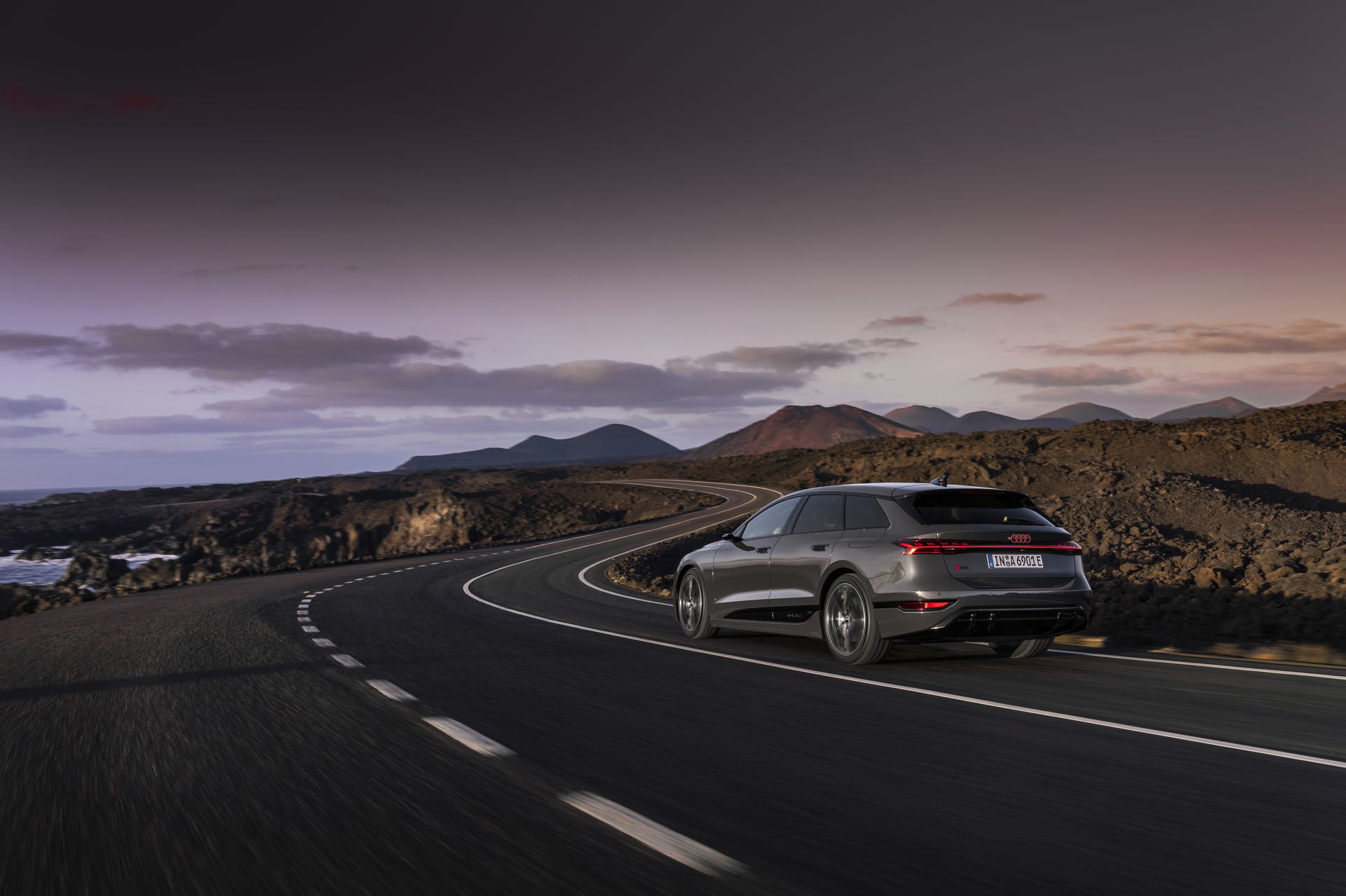 Audi A6 e-tron promete innovación y autonomía en un diseño vanguardista.