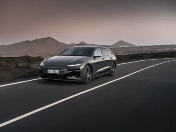 Audi A6 e-tron 2024: silueta eléctrica imponente y diseño vanguardista.