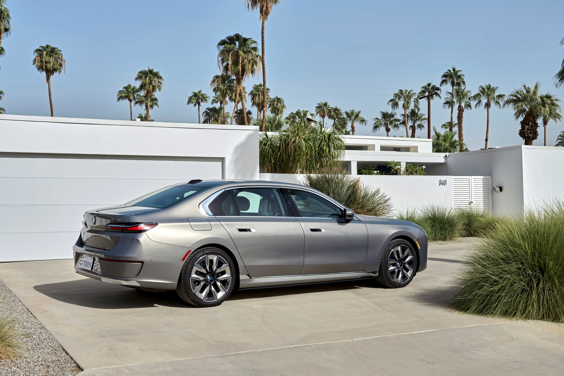 BMW muestra avance en conducción autónoma con este modelo ejemplar en Europa.