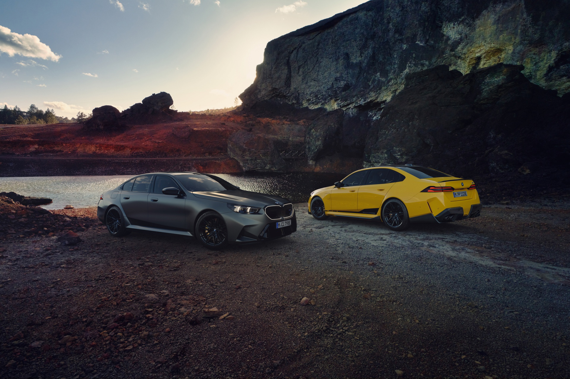 BMW M5 muestra un diseño lateral que promete menos peso y una estética más racing.
