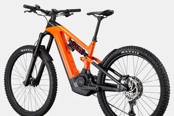 La ebike Cannondale Moterra Neo LT Carbon 2 equipada motor Bosch y suspensiones 170mm.