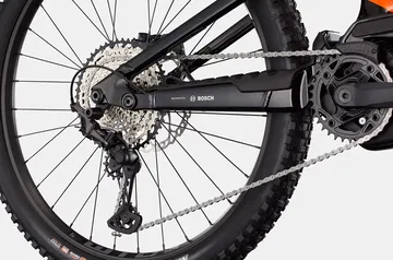 Primer plano del sistema de transmisión en la ebike Cannondale Moterra.