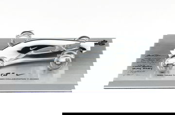 Visión conceptual del transporte personal del futuro, con diseño de zapatilla.