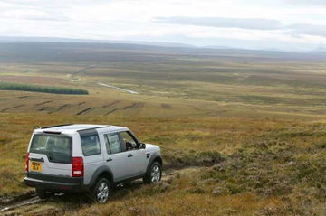 Land Rover Discovery en acción off-road, demuestra su capacidad todoterreno