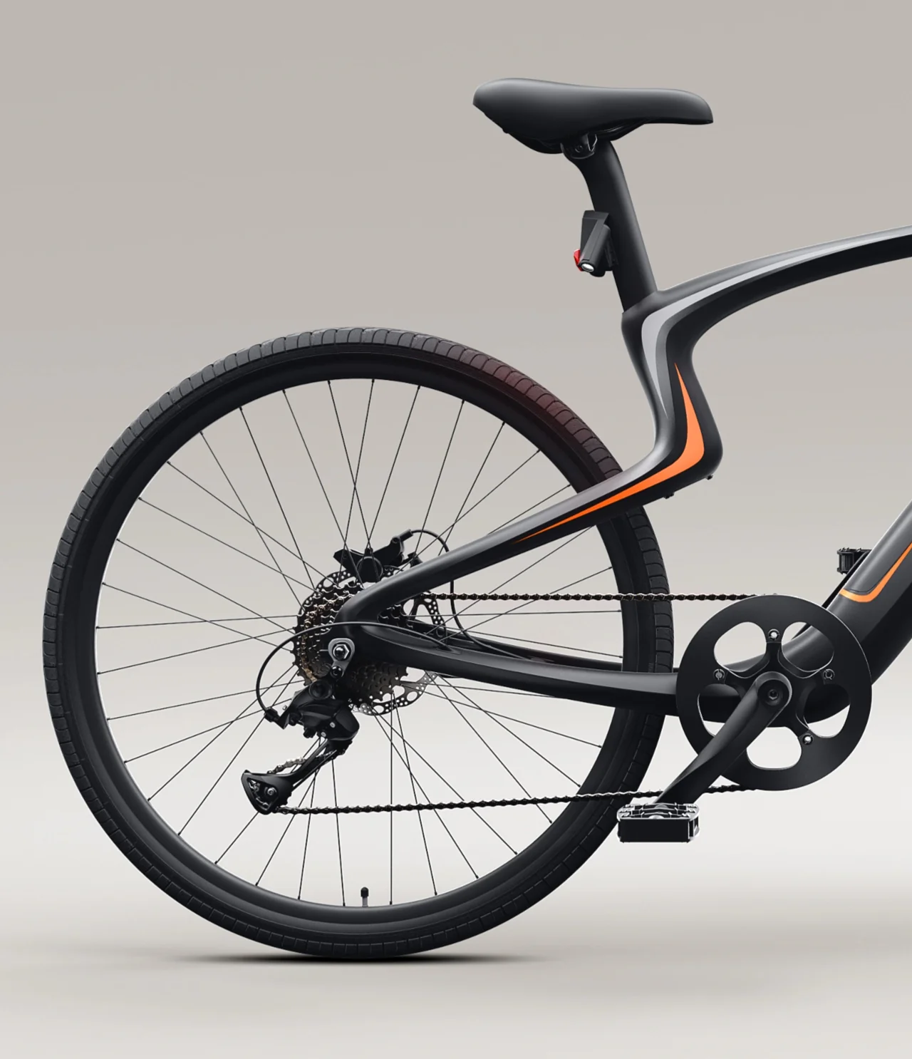 Ebike de carbono ultraligera con autonomía de 100 km y diseño vanguardista.