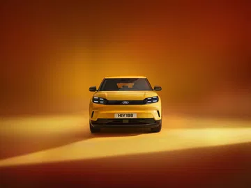 El nuevo Ford Capri 2025 luce un diseño vanguardista con faros LED afilados