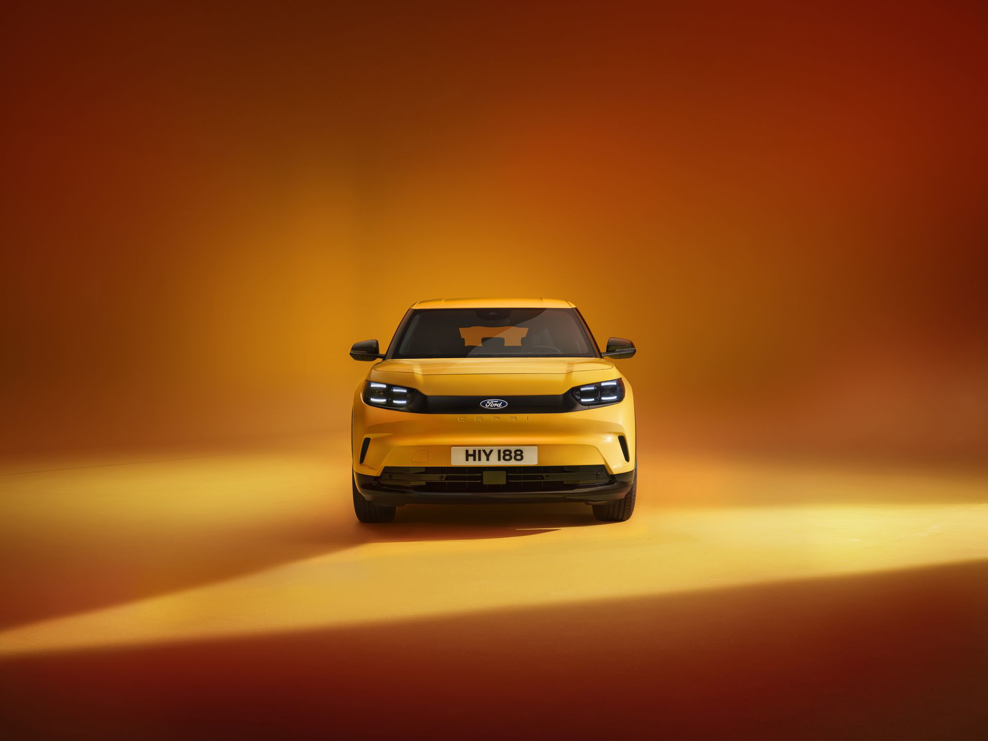 El nuevo Ford Capri 2025 luce un diseño vanguardista con faros LED afilados