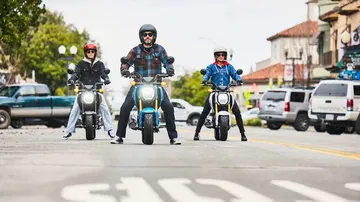 Honda MSX 125 Grom se muestra con estilo urbano y líneas juveniles.